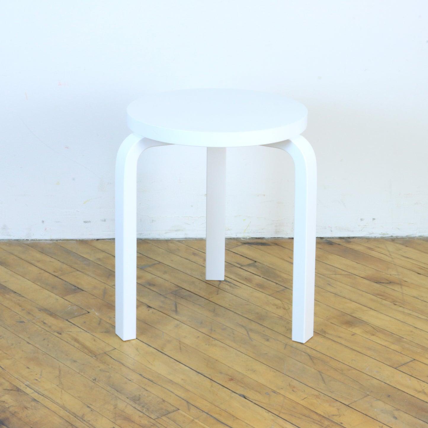 Alvar Aalto Stool 60, White