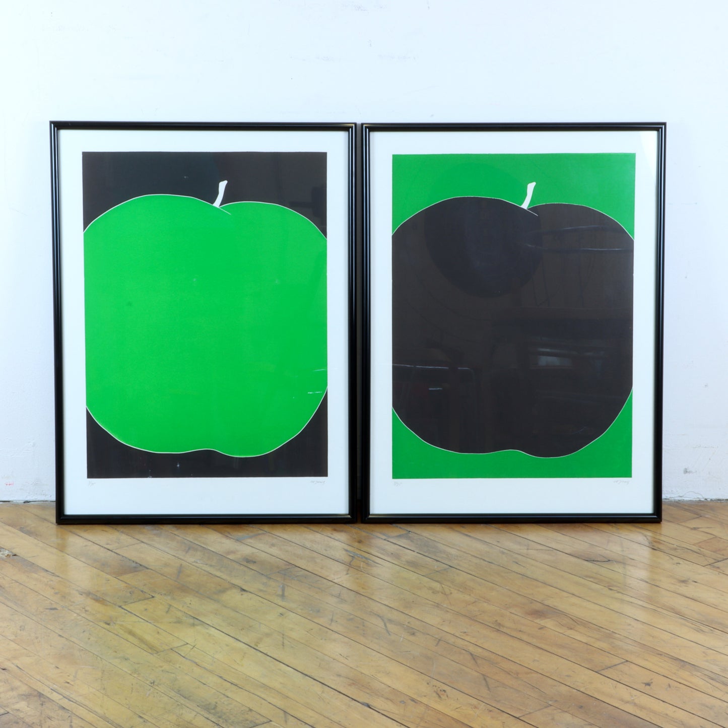 Apple by Thom De Jong