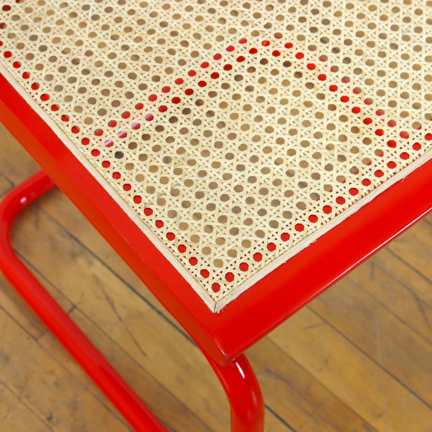 Monochrome Red Cesca