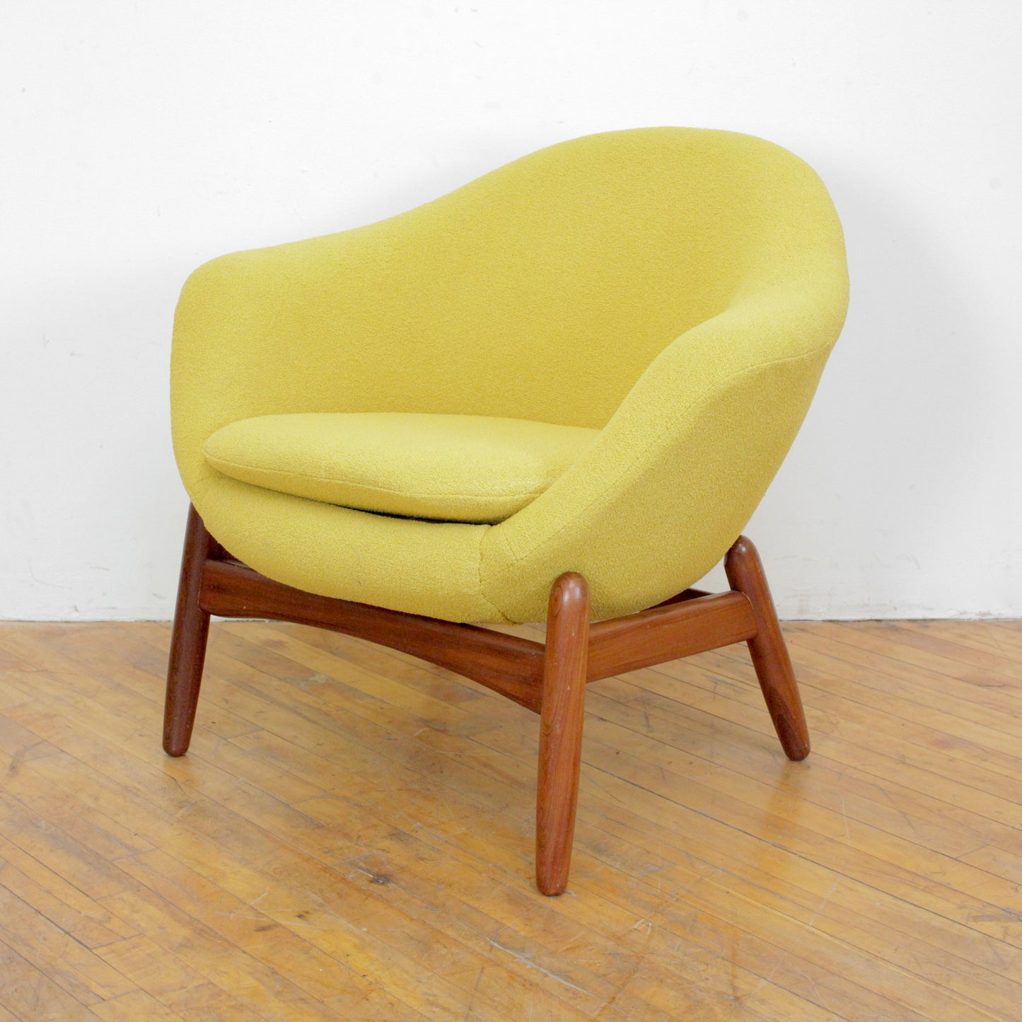 Ib Kofod-Larsen Pod Chair