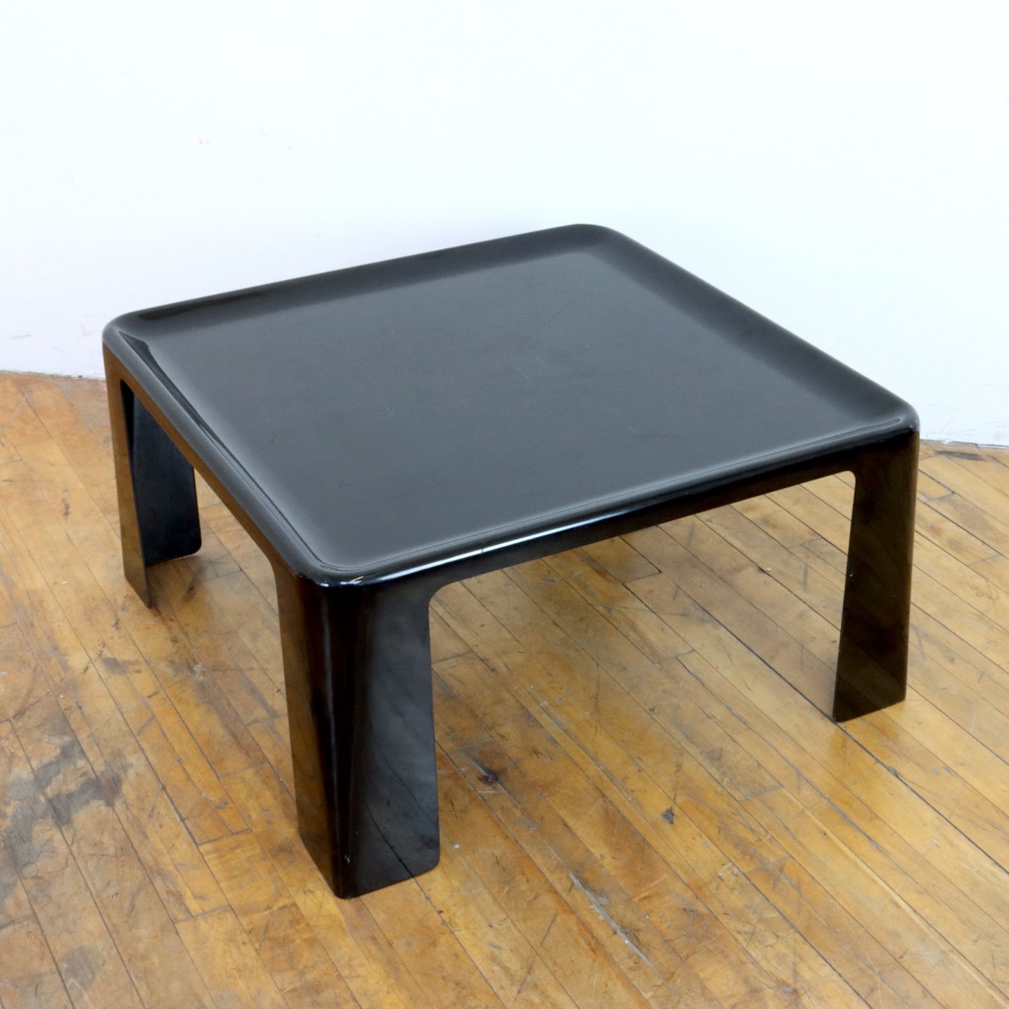 Vintage "Amanta" Coffee Table by Mario Bellini