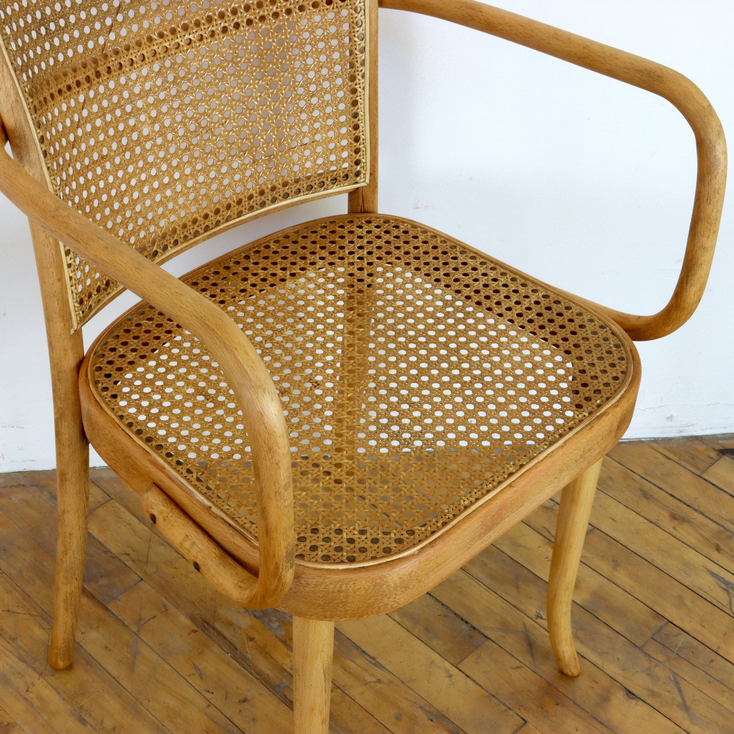 Vintage 811 Prague Chair