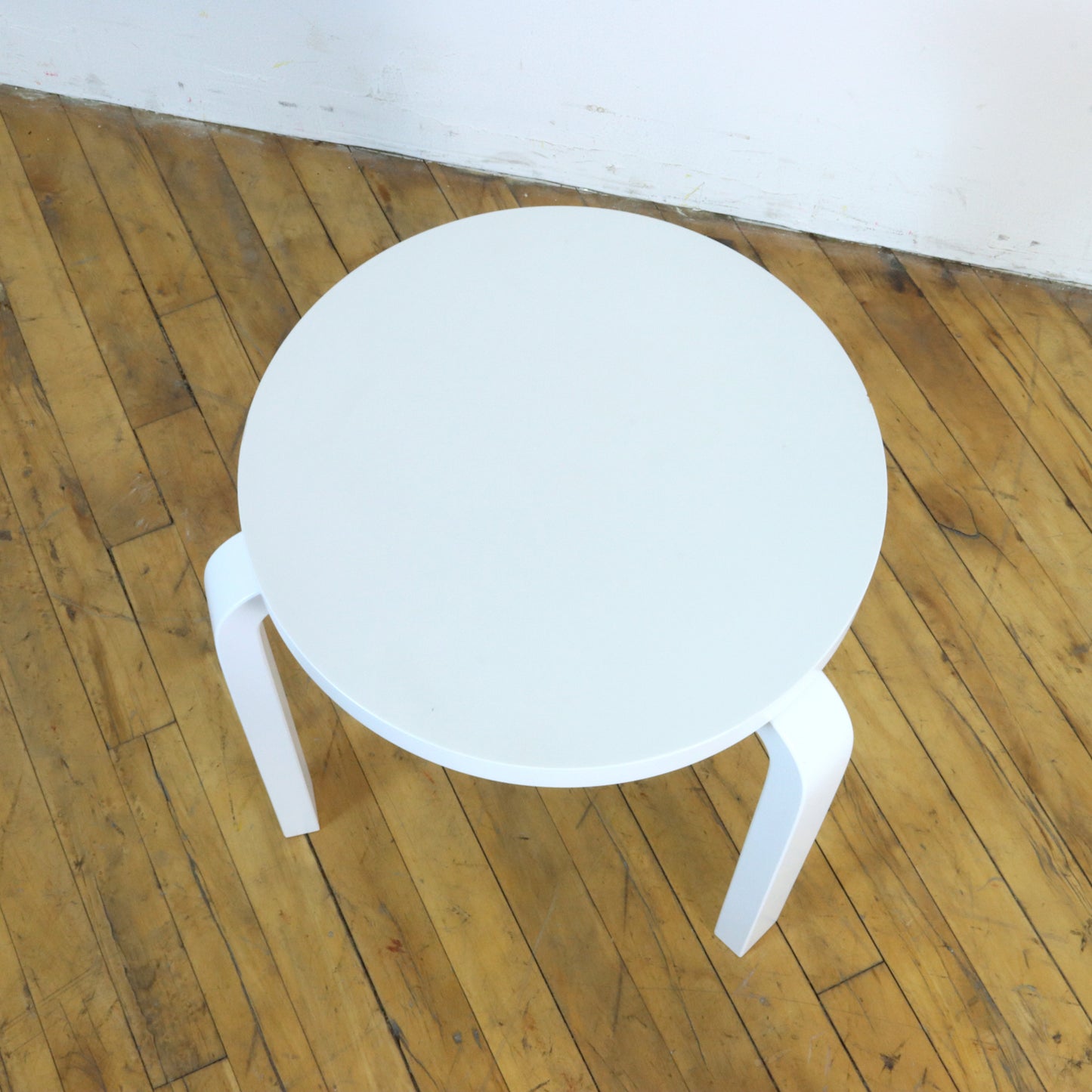 Alvar Aalto Stool 60, White