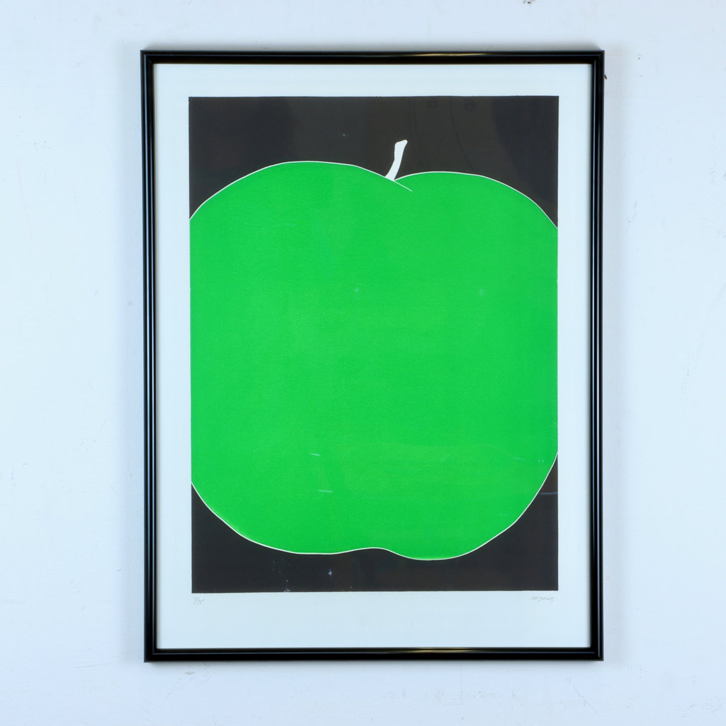 Apple by Thom De Jong