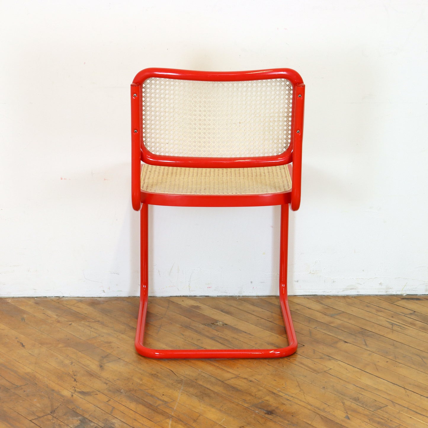 Monochrome Red Cesca