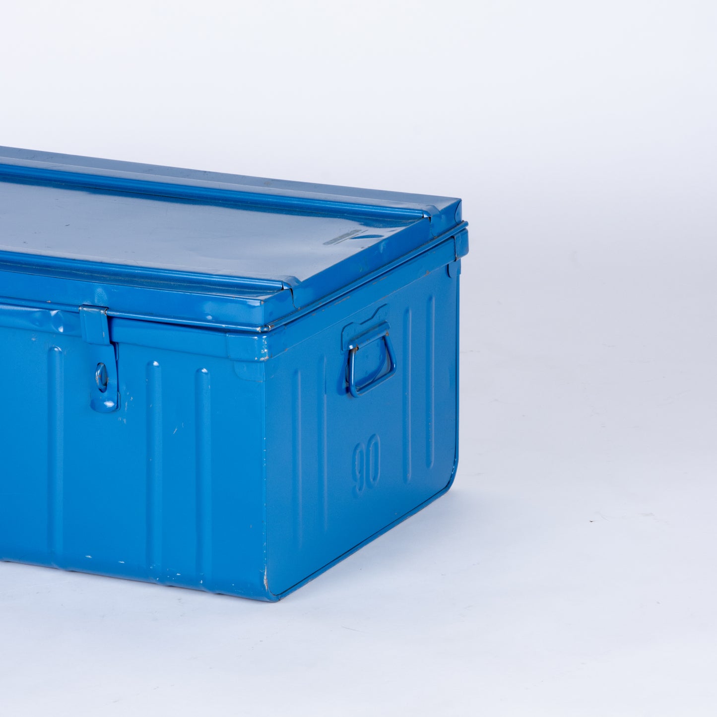 Rental: Vintage Blue Metal Crate