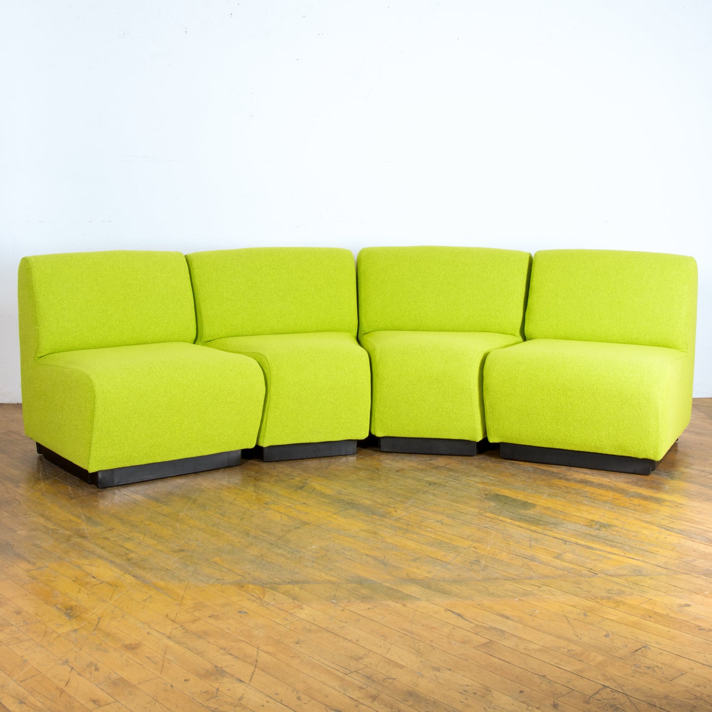 Custom Tappo Sectional