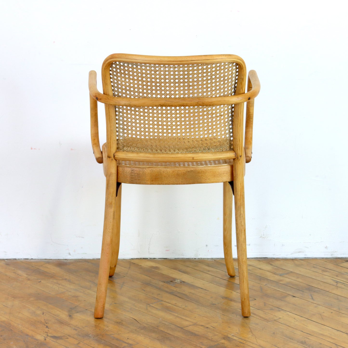 Vintage 811 Prague Chair