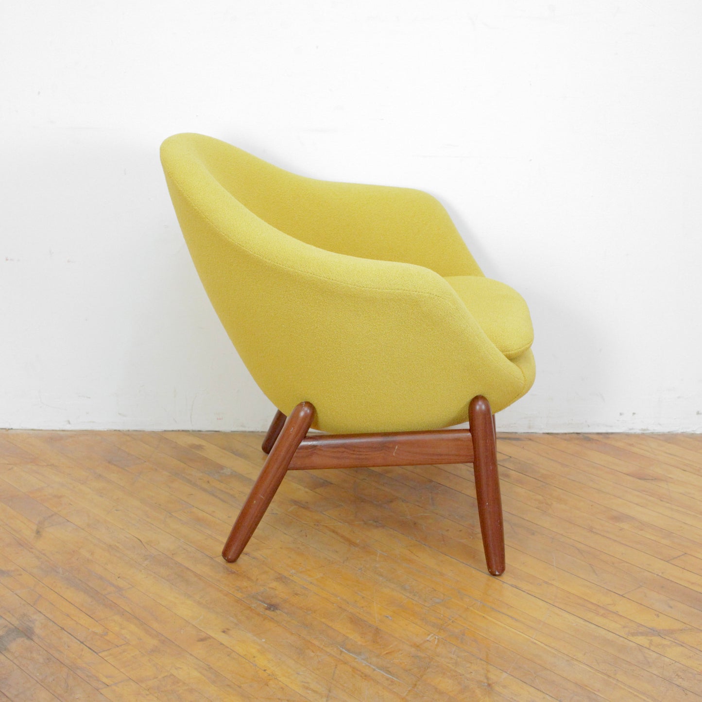 Ib Kofod-Larsen Pod Chair
