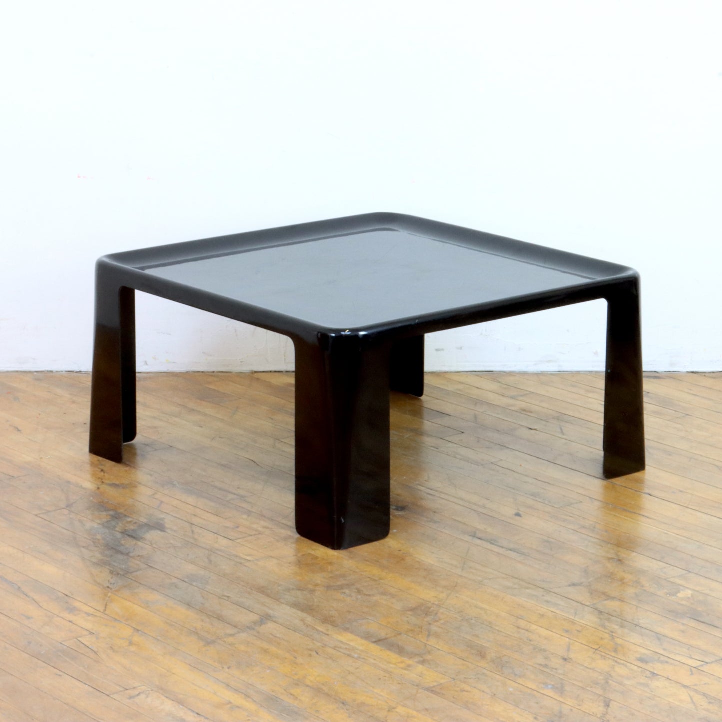 Vintage "Amanta" Coffee Table by Mario Bellini