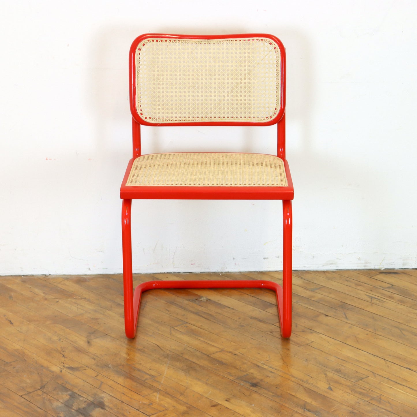 Monochrome Red Cesca
