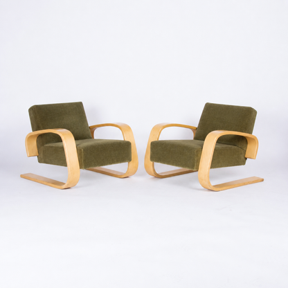 Customizable Alvar Aalto 400 Lounge Chair