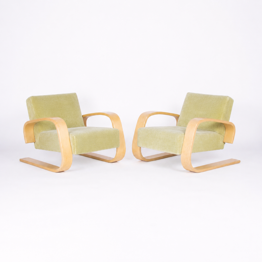 Customizable Alvar Aalto 400 Lounge Chair