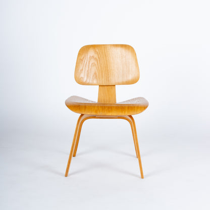 Mid 1940s Pre Production Eames DCW