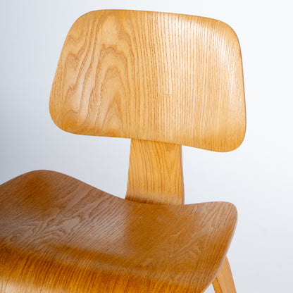 Mid 1940s Pre Production Eames DCW