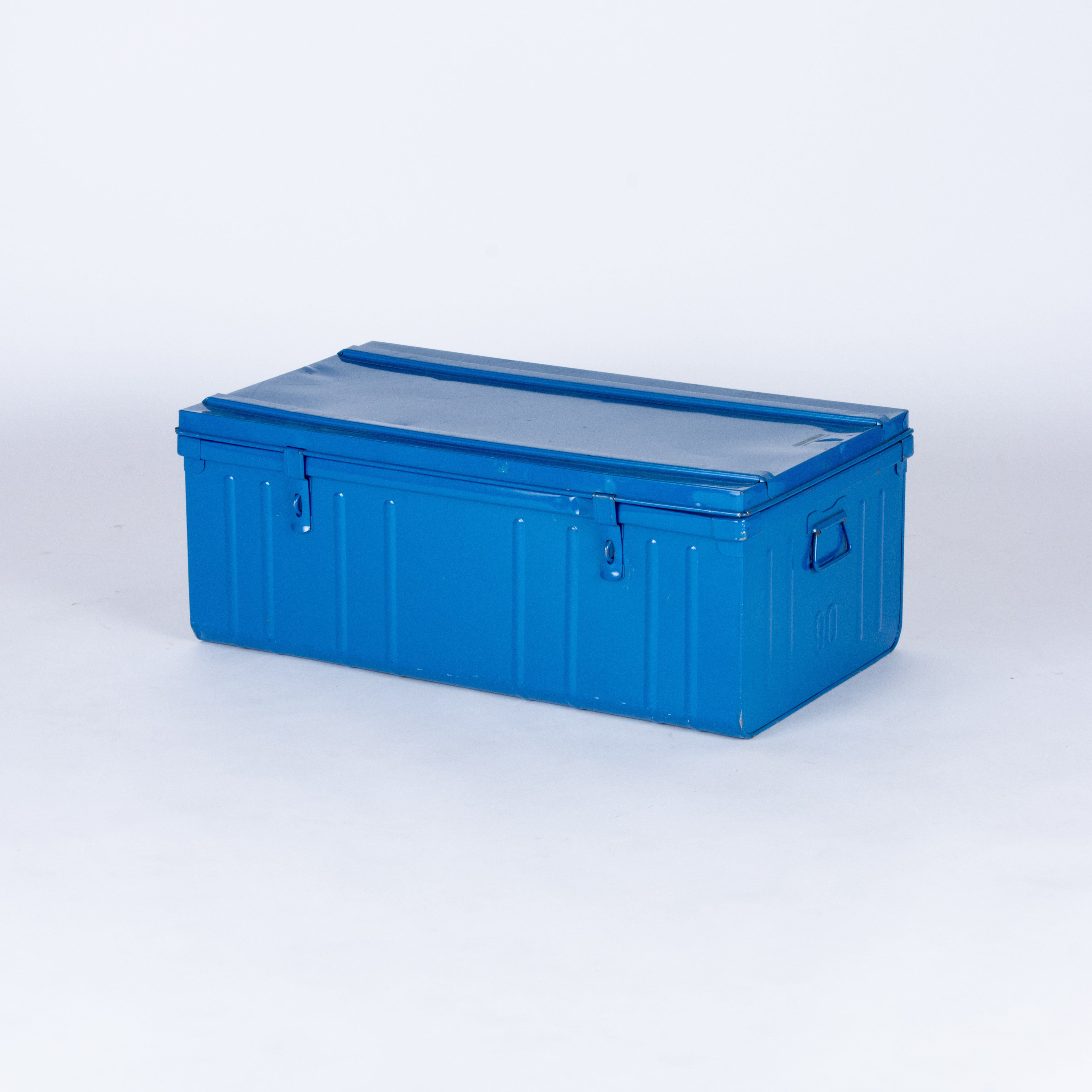 Rental: Vintage Blue Metal Crate – Piecemeal