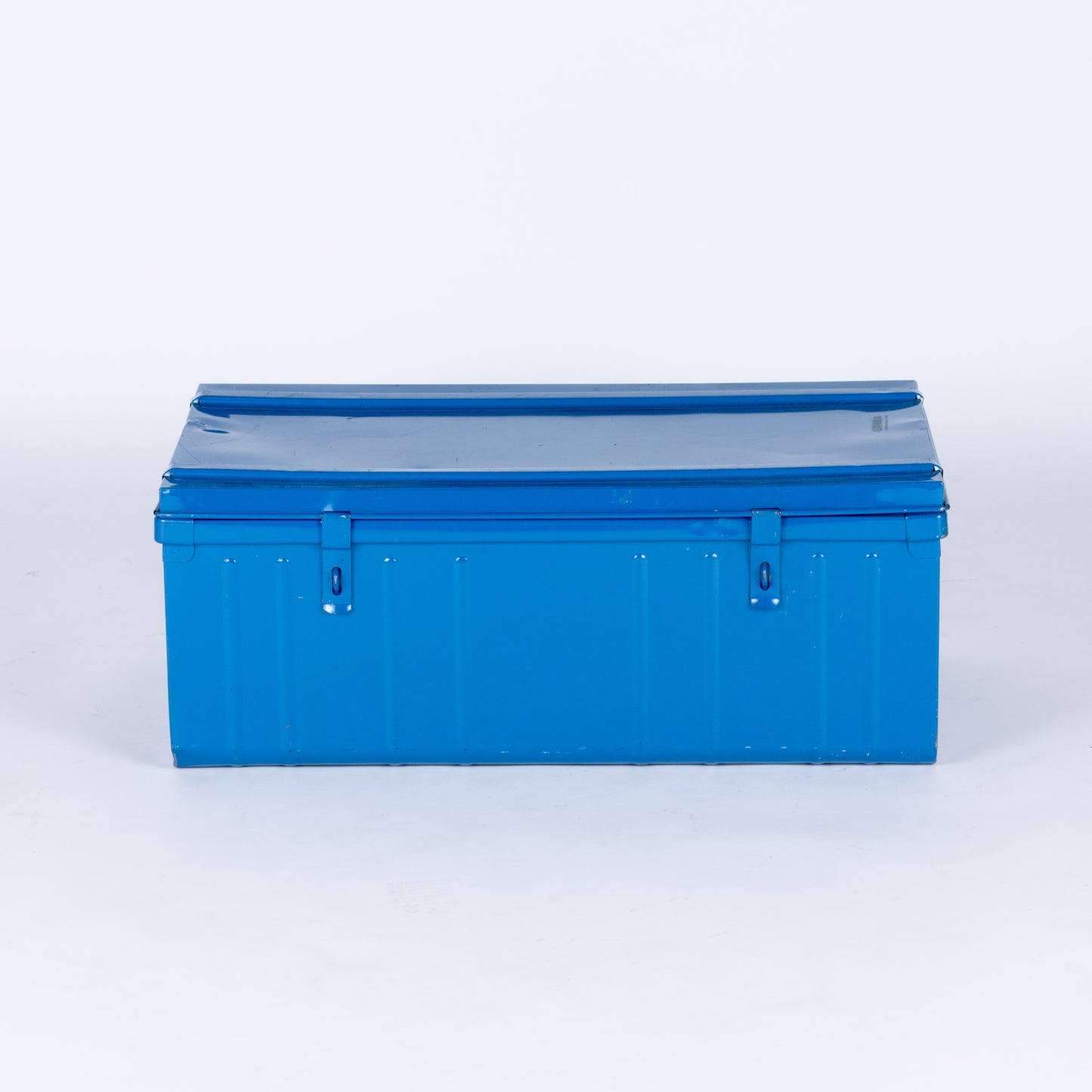 Rental: Vintage Blue Metal Crate