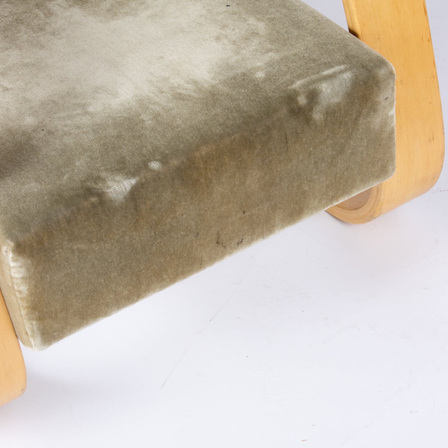 Customizable Alvar Aalto 400 Lounge Chair