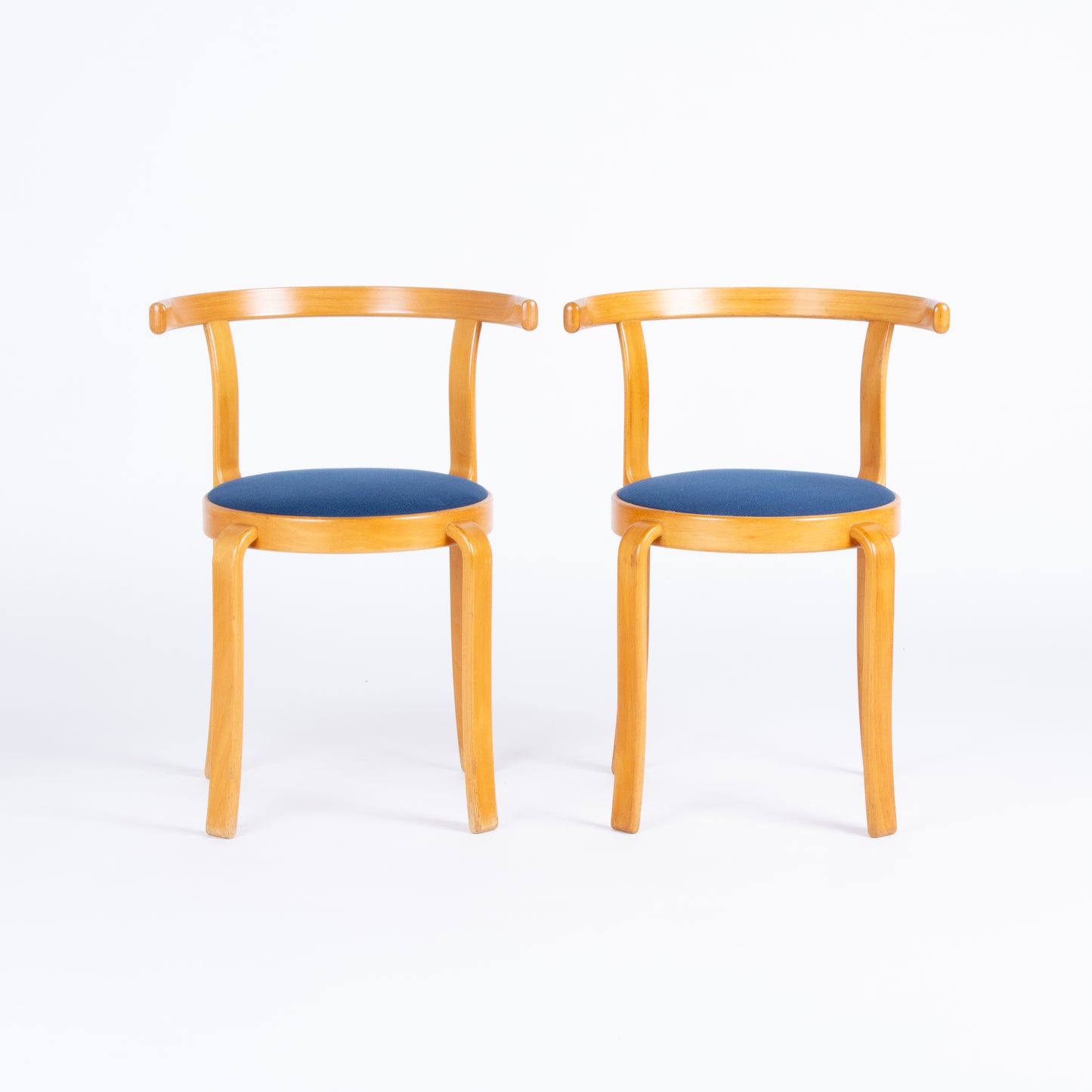 Pair of 1980s 8000 Chairs