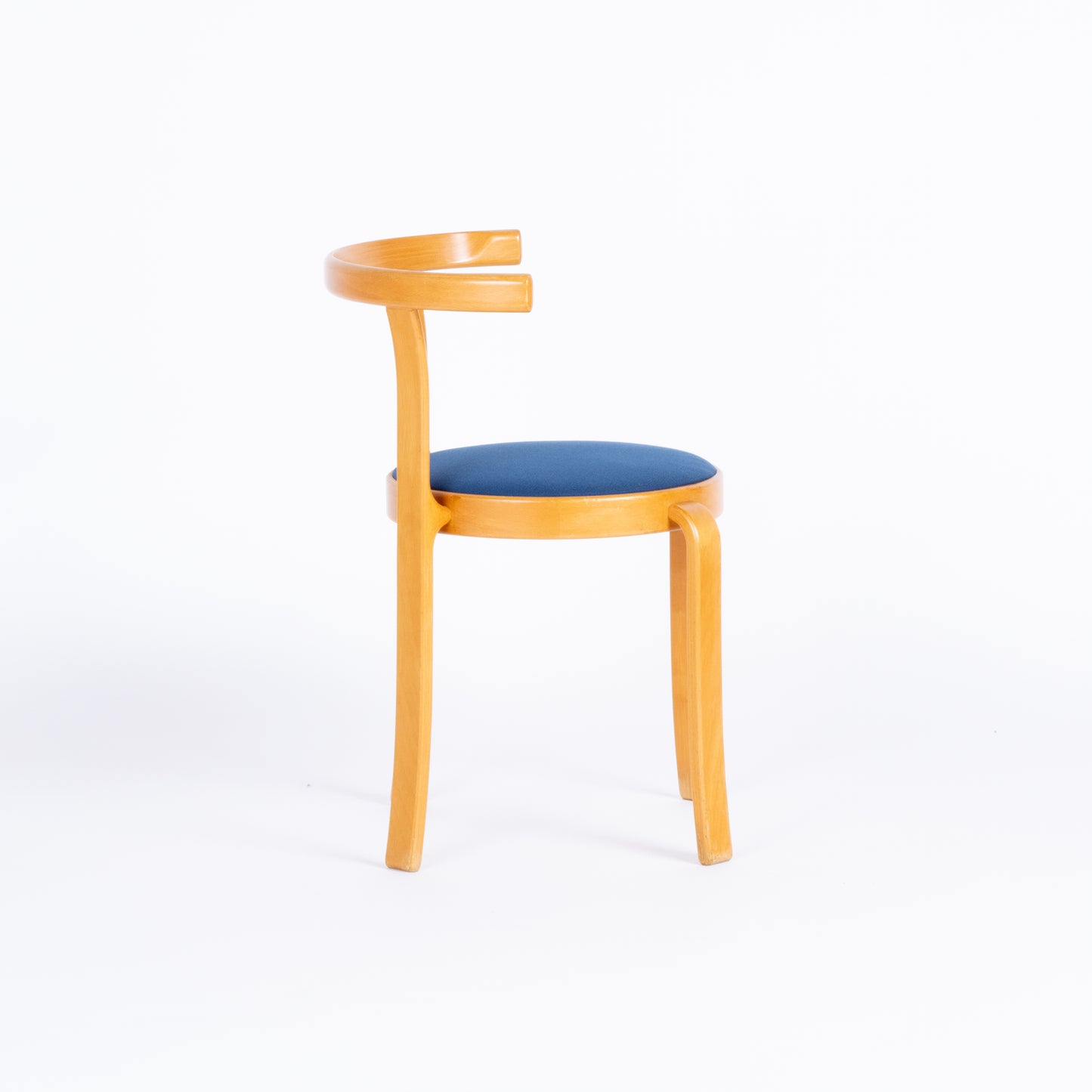 Pair of 1980s 8000 Chairs