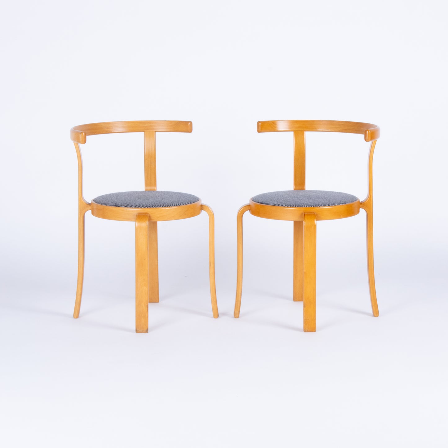 Pair of 8000 Chairs (10 Available)