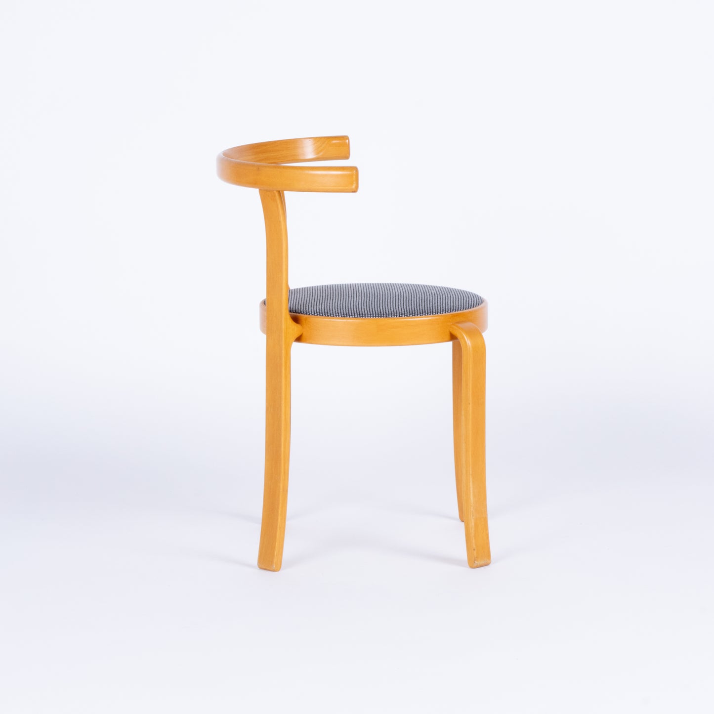 Pair of 8000 Chairs (10 Available)