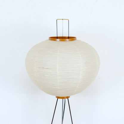 Vintage Isamu Noguchi 10A Akari Floor Lamp