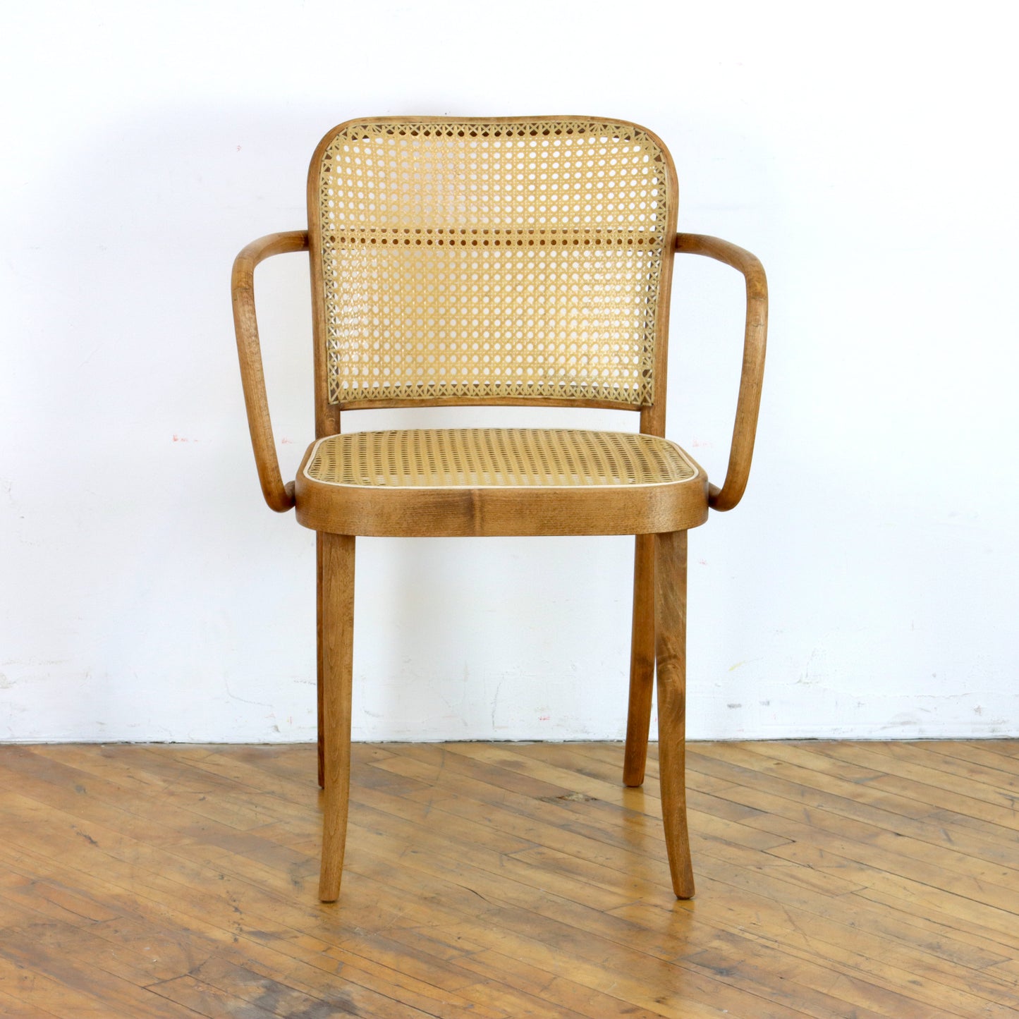 Vintage 811 Prague Chair