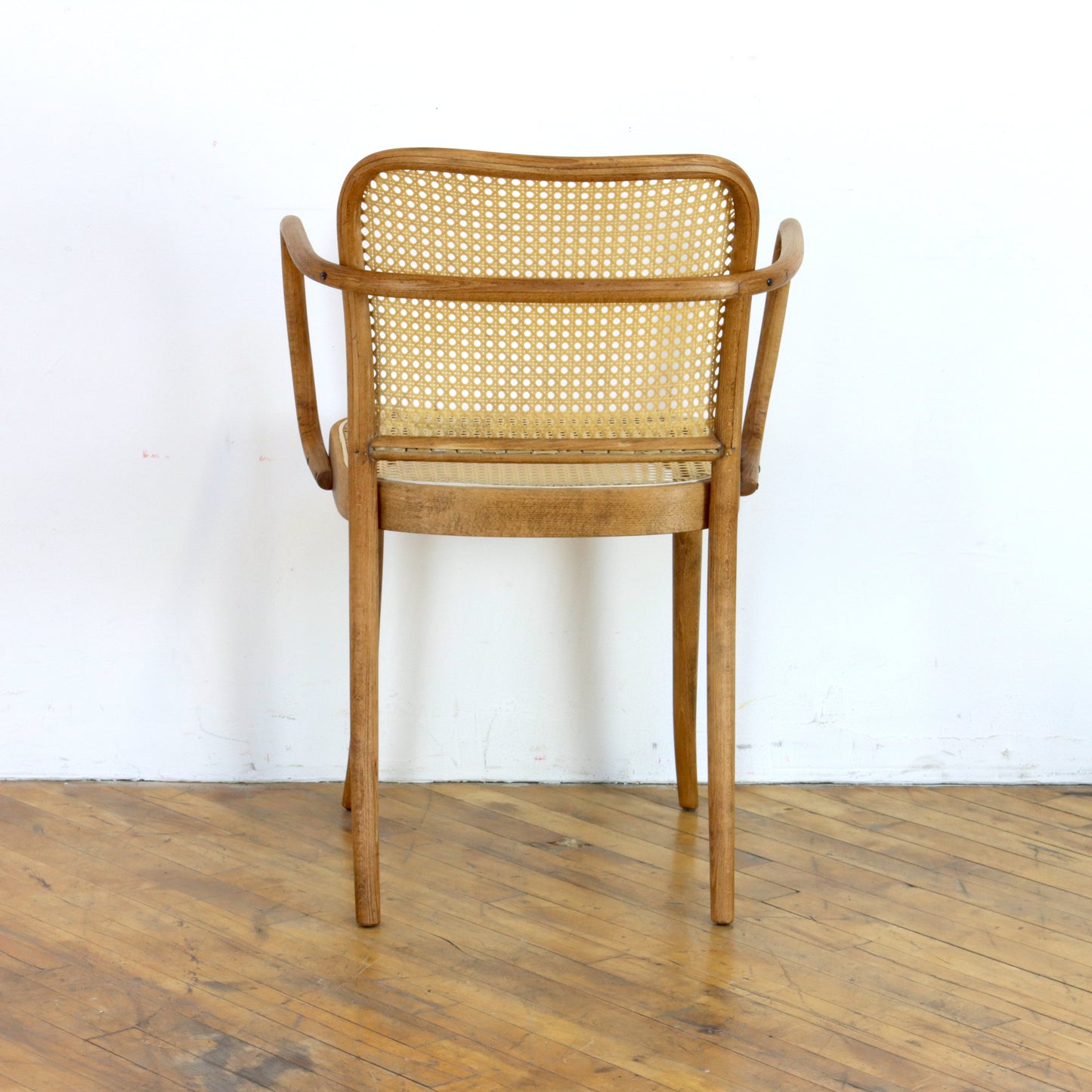 Vintage 811 Prague Chair