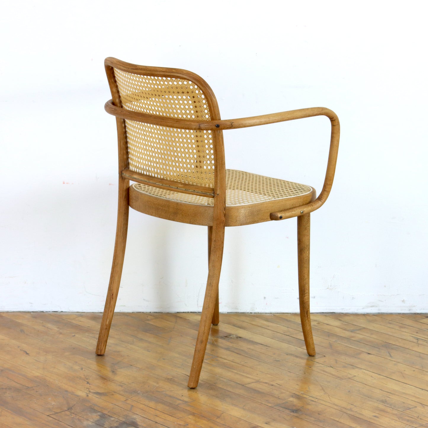 Vintage 811 Prague Chair